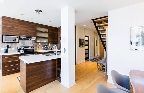Vieux-Quebec-Cap-Blanc-colline Parlementaire Condo | Old Quebec typical loft for 6 people