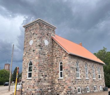 Estevan Bed & Breakfast | Old Stone Inn