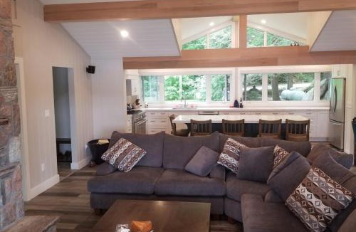 Minett House | Olga's Bay Lake House