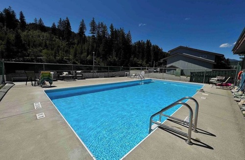 East Kootenay Condo | On Hill Mountain Retreat