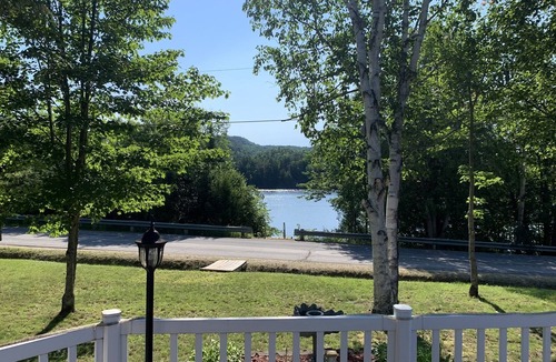 Bowman Cottage | On La Lièvre river - Lovely cottage with private beach, pet friendly and Wi-Fi!