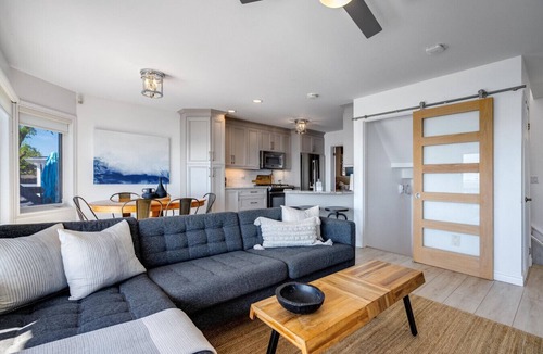 Leamington Cottage | ON POINT: Pelee Beach House