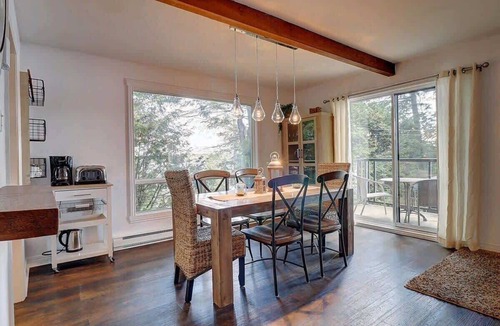 Memphremagog Regional County Municipality Ski Chalet | On the edge of lac Lovering - Spa - Monthly