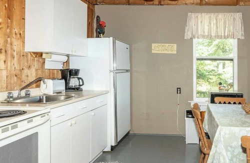 Magnetawan Cottage | On the waters edge of Lake Cecebe Tranquility above Muskoka at Rockwynn Cottages