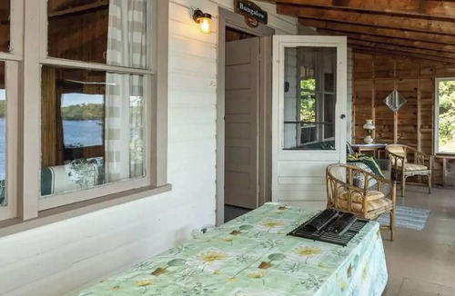 Magnetawan Cottage | On the waters edge of Lake Cecebe Tranquility above Muskoka at Rockwynn Cottages