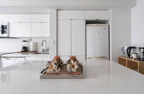 CityPlace Bed & Breakfast | One bedroom condo Downtown Toronto, best location near CN tower