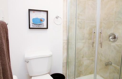 Kensington Market Apartment | One Bedroom Cozy apt near Kensington Market Unit 7 by Elevate Rooms