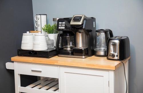 East Kildonan Apartment | One-bedroom guest suite with private entry