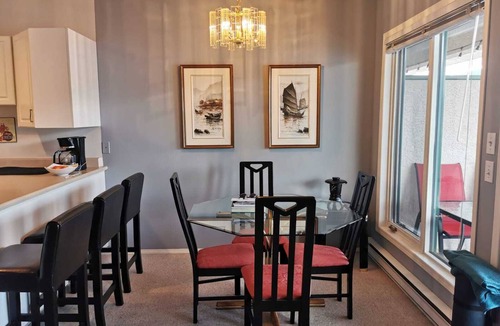Blind Bay Condo | One Suite Getaway unit 5B. Lakefront 2 Bedroom in the Shuswap