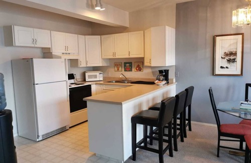 Blind Bay Condo | One Suite Getaway unit 5B. Lakefront 2 Bedroom in the Shuswap