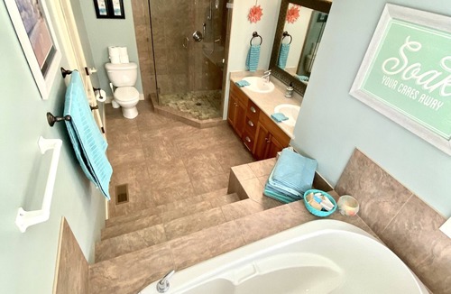 Black Mountain House | Only Minutes From Everything Kelowna Has To Offer! Licensed!