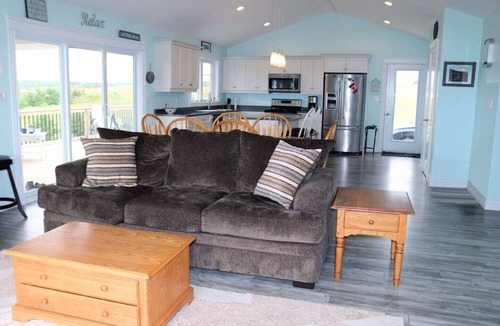 Clinton House | Open Concept 4 Bedroom Cottage Overlooking The Southwest River