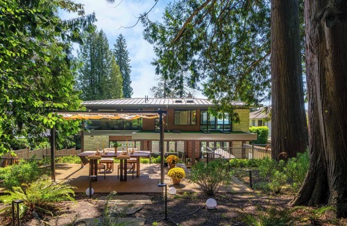 West Vancouver Villa | Opulent Retreat Pool, Spa, Hot tub & Theater