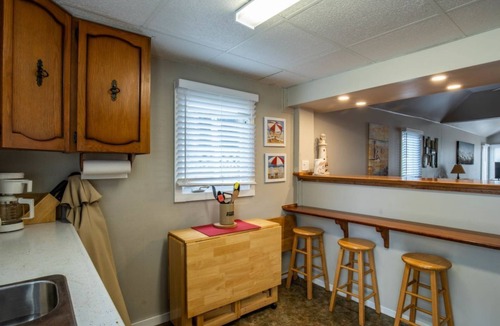 Sauble Beach Cottage | Orchid Bliss- Cute & cozy cottage by the beach