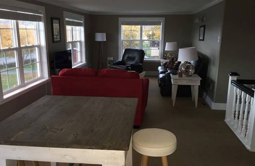 Pouch Cove House | Out Port Living Close To St. John's with FREE WIFI and all the comforts of home!