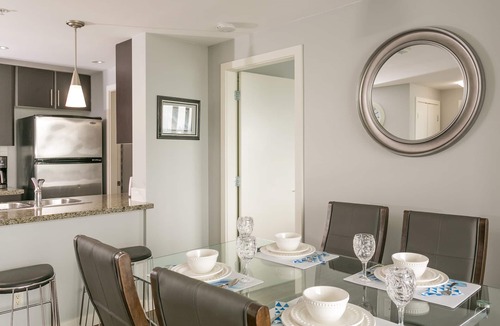 Crosstown Condo | Outstanding 32nd floor Stunning unubstructed views 2bedroom den sleeps 5 parking