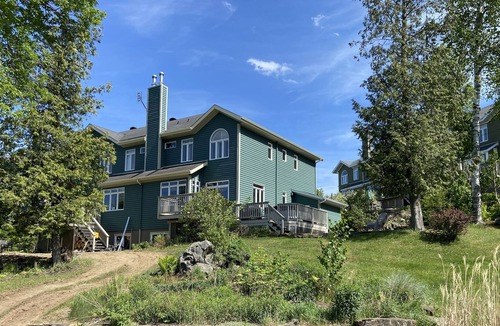 Owl's Head Ski Resort House | Owls Head End Unit With Beach Access