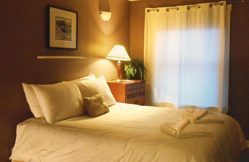 Regional District of Nanaimo Hostel | Painted Turtle Guesthouse