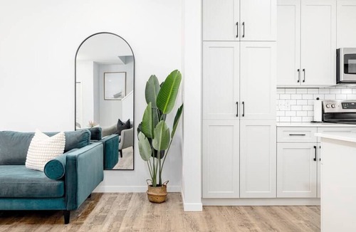 Southwest Edmonton House | Paisley. Sleeps 6. Dog Friendly. A/C