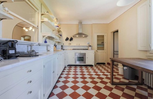 Sant' Ambrogio Apartment | Palazzo Lungarno Luxurious 4-Bedroom Penthouse with Terrace in Central Florence