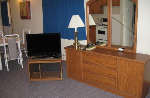 Medicine Hat Hotel | Pals Motel and RV Park