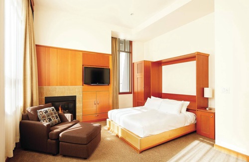 Whistler Village Hotel | Pan Pacific Whistler Village Centre