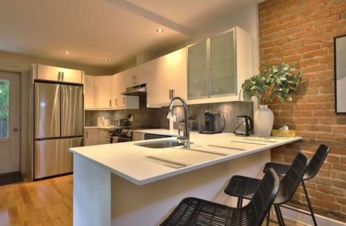 Sainte-Marie Apartment | Panet – Chic 3BR Near Parc Lafontaine & Metro