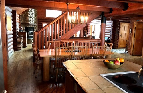 East Kootenay Cabin | Panorama Mountain Resort Log Cabin with Games Room