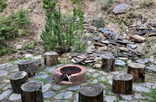 East Kootenay Cabin | Panorama Mountain Resort Log Cabin with Games Room