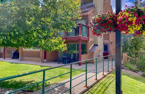 East Kootenay Apartment | Panorama Mountain Resort - Horsethief Lodge with Fairmont Creek