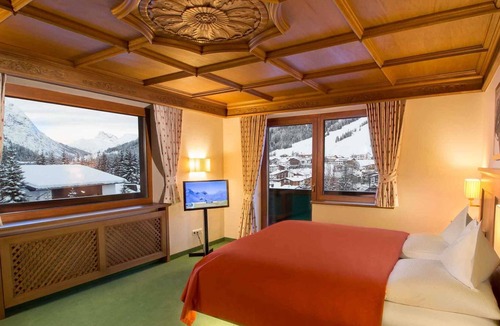 Lech am Arlberg Hotel | Panoramic suite with balcony - Hotel Kristberg