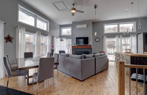 Austin Ski Chalet | Panoramic view of Magog - Spa - Archimede