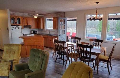Georgian Bluffs Cottage | "Paradise" 66 Acres of Private Trails & 200' Waterfront