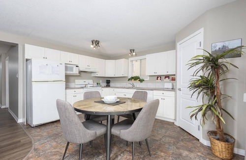 Lethbridge Villa | Paradise Canyon Golf Resort - Signature Villa 382