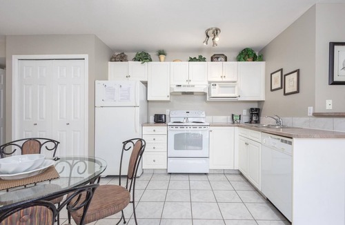 Lethbridge Condo | Paradise Canyon Golf Resort - Luxury Condo M405