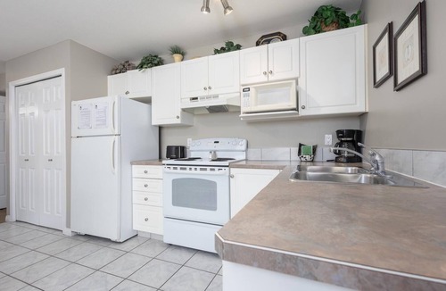 Lethbridge Condo | Paradise Canyon Golf Resort - Luxury Condo M405