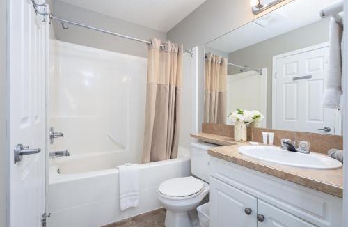Lethbridge Apartment | Paradise Canyon Golf Resort - Luxury Condo M401