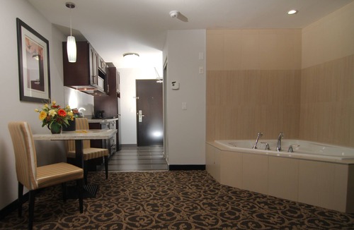 Redwater Hotel | Paradise Inn and Suites - Redwater