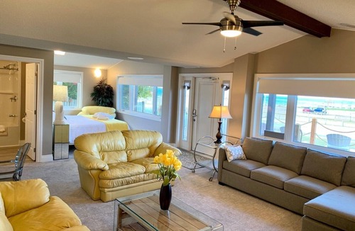 Port Elgin Hotel | Paradise Inn On The Beach