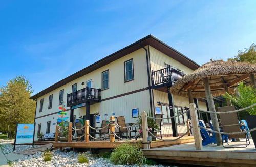Port Elgin Hotel | Paradise Inn On the Beach