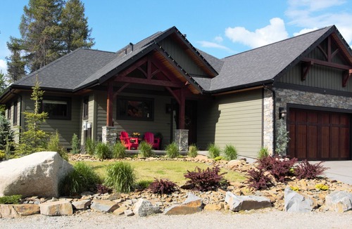 East Kootenay House | Paradise! Unique Mountain Home/Wheelchair Access. Next to Golf, Trails & Skiing