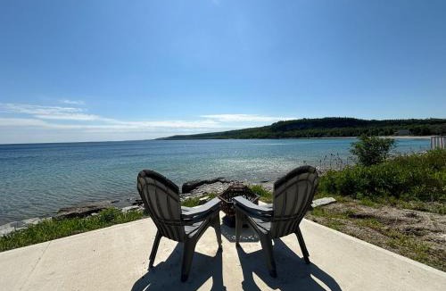 Lion's Head House | Paradise Waterfront Gem With Georgian Bay Views