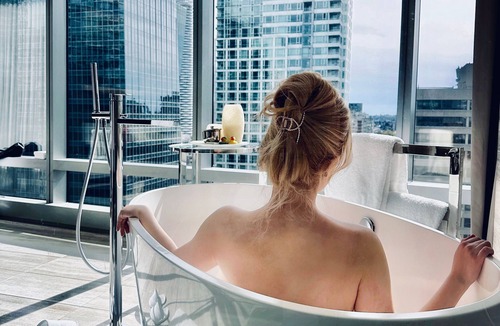 Coal Harbour Hotel | Paradox Vancouver
