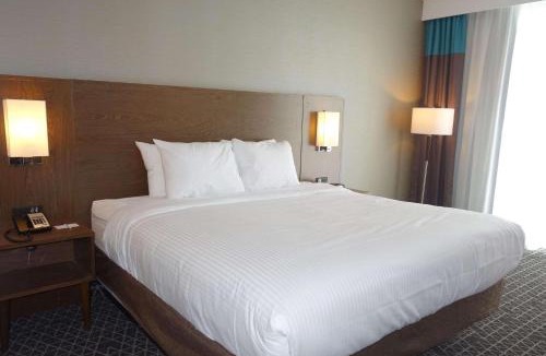 Brampton Hotel | Park Inn by Radisson Brampton, ON