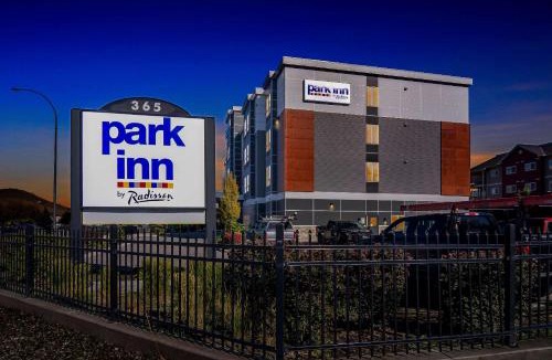 Rutland Hotel | Park Inn by Radisson, Kelowna