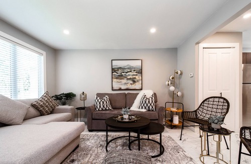 Northeast Edmonton House | Park Life Escape-King Beds-Sleeps 10-Pet Friendly!