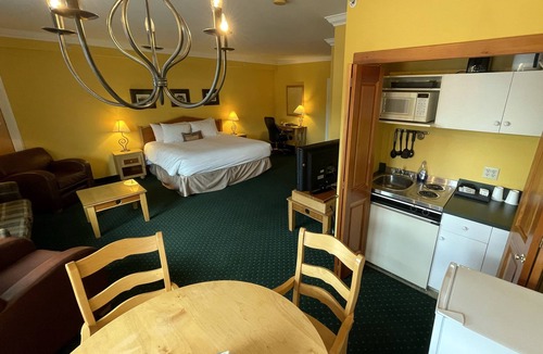 East Kootenay Hotel | Park Place Lodge