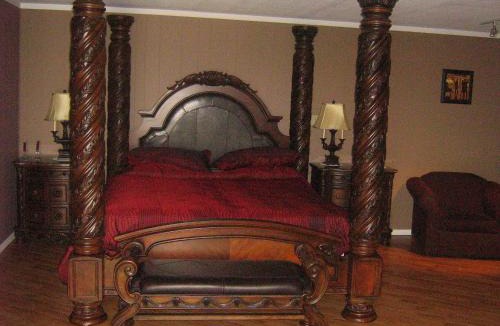 Pincher Creek Hotel | Parkway Motel & European Lodges