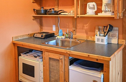 Parson Bed & Breakfast | Parson Cabins - Emerald Chalet