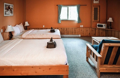 Parson Bed & Breakfast | Parson Cabins - Emerald Chalet